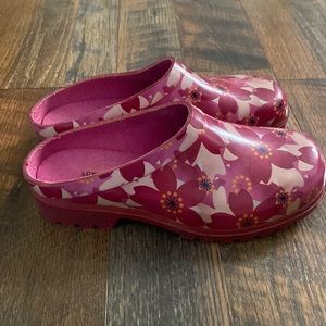 Lower East Side floral slip on clogs size 6